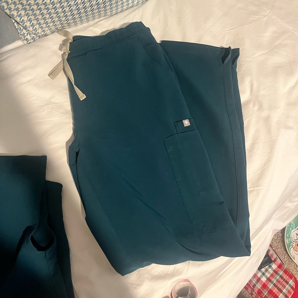 Figs pants